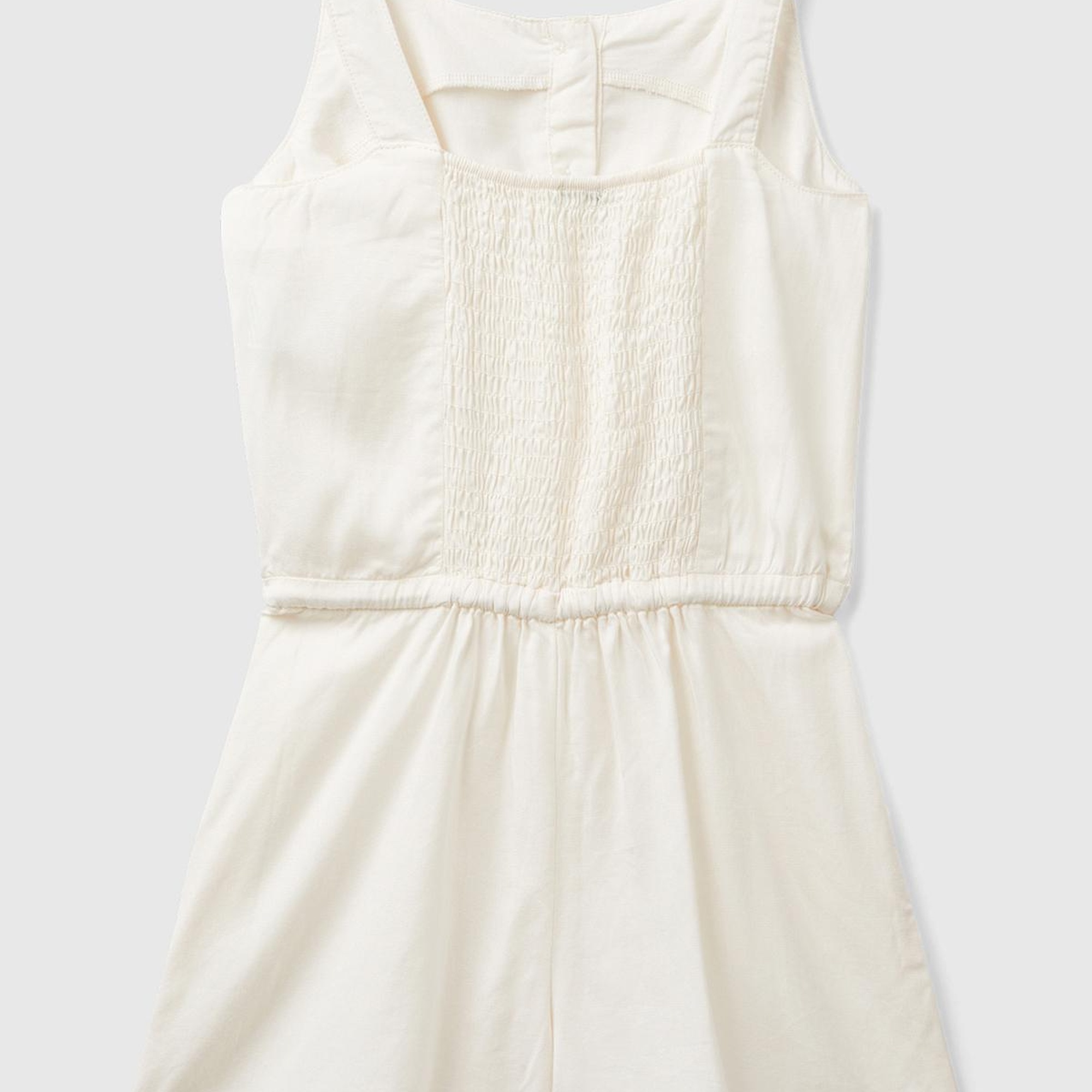 Kız Çocuk Krem Önü Düğmeli Beli Kuşaklı Arkası Elastik Detaylı Kısa Tulum