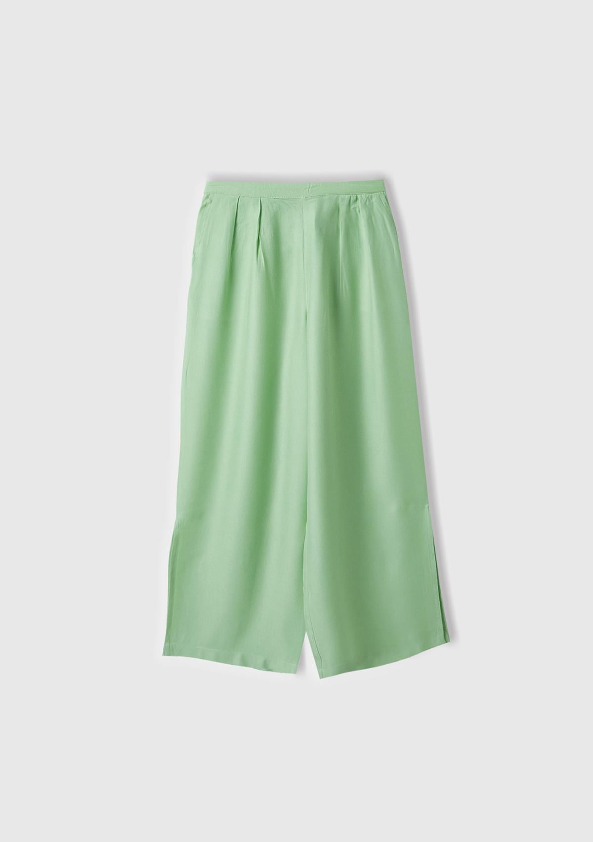  Kız Çocuk Açık Yeşil Arkası Biyeli Cepli Yırtmaç Detaylı Geniş Kesim Pantolon