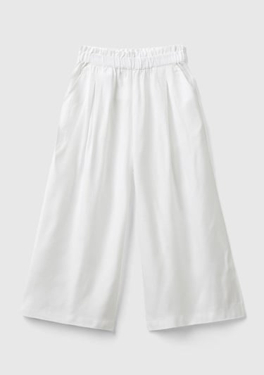  Kız Çocuk Beyaz Beli Lastikli Arkası Biyeli Cepli Geniş Kesim Kısa Pantolon