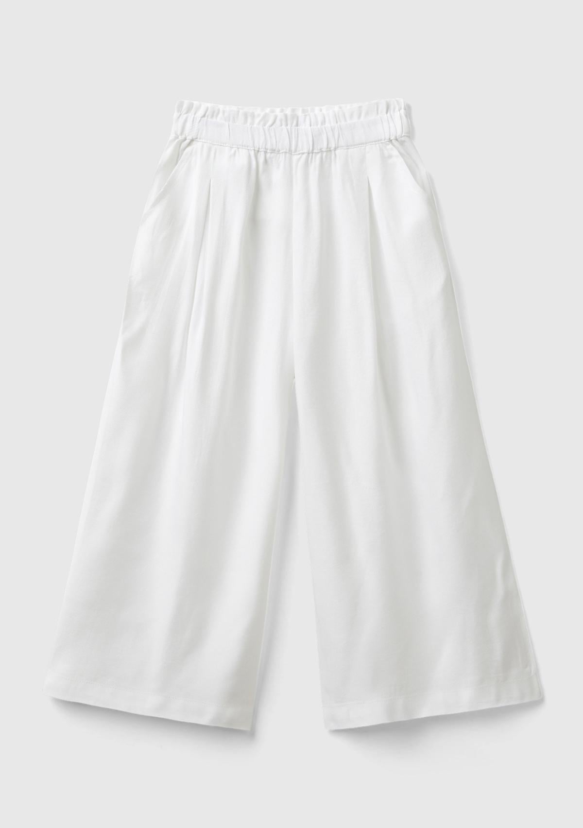  Kız Çocuk Beyaz Beli Lastikli Arkası Biyeli Cepli Geniş Kesim Kısa Pantolon