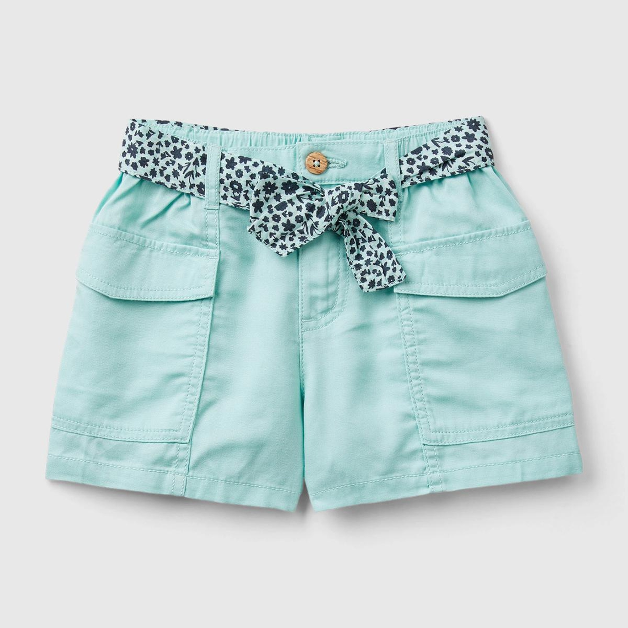 Kız Çocuk Su Yeşili Elastik Bel Bantlı Yama Cepli Kuşaklı Şort