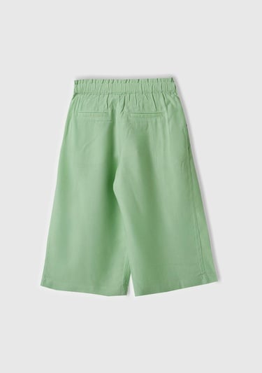  Kız Çocuk Açık Yeşil Beli Lastikli Arkası Biyeli Cepli Geniş Kesim Kısa Pantolon