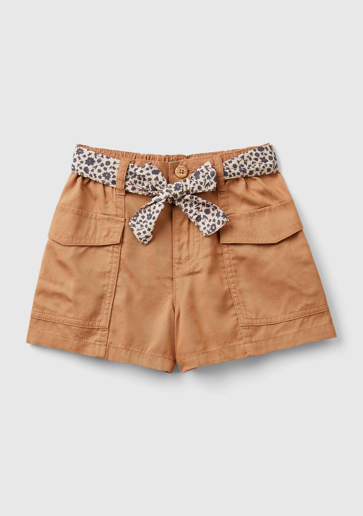  Kız Çocuk Camel Elastik Bel Bantlı Yama Cepli Kuşaklı Şort