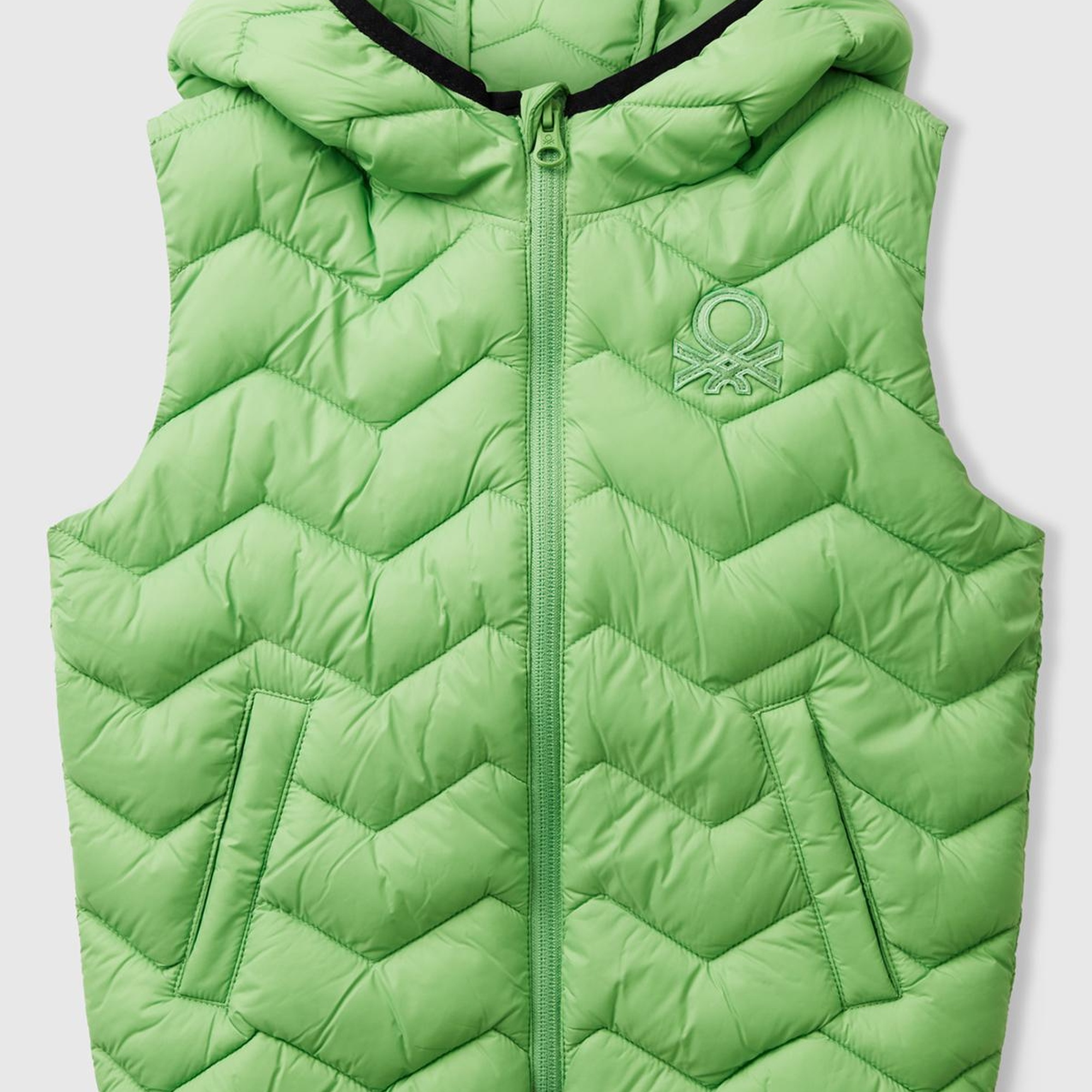 Erkek Çocuk Fıstık Yeşili Logo Detaylı Kapüşonlu Yelek