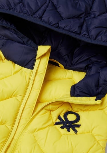  Erkek Çocuk Sarı Logo Detaylı Kapüşonlu Yelek