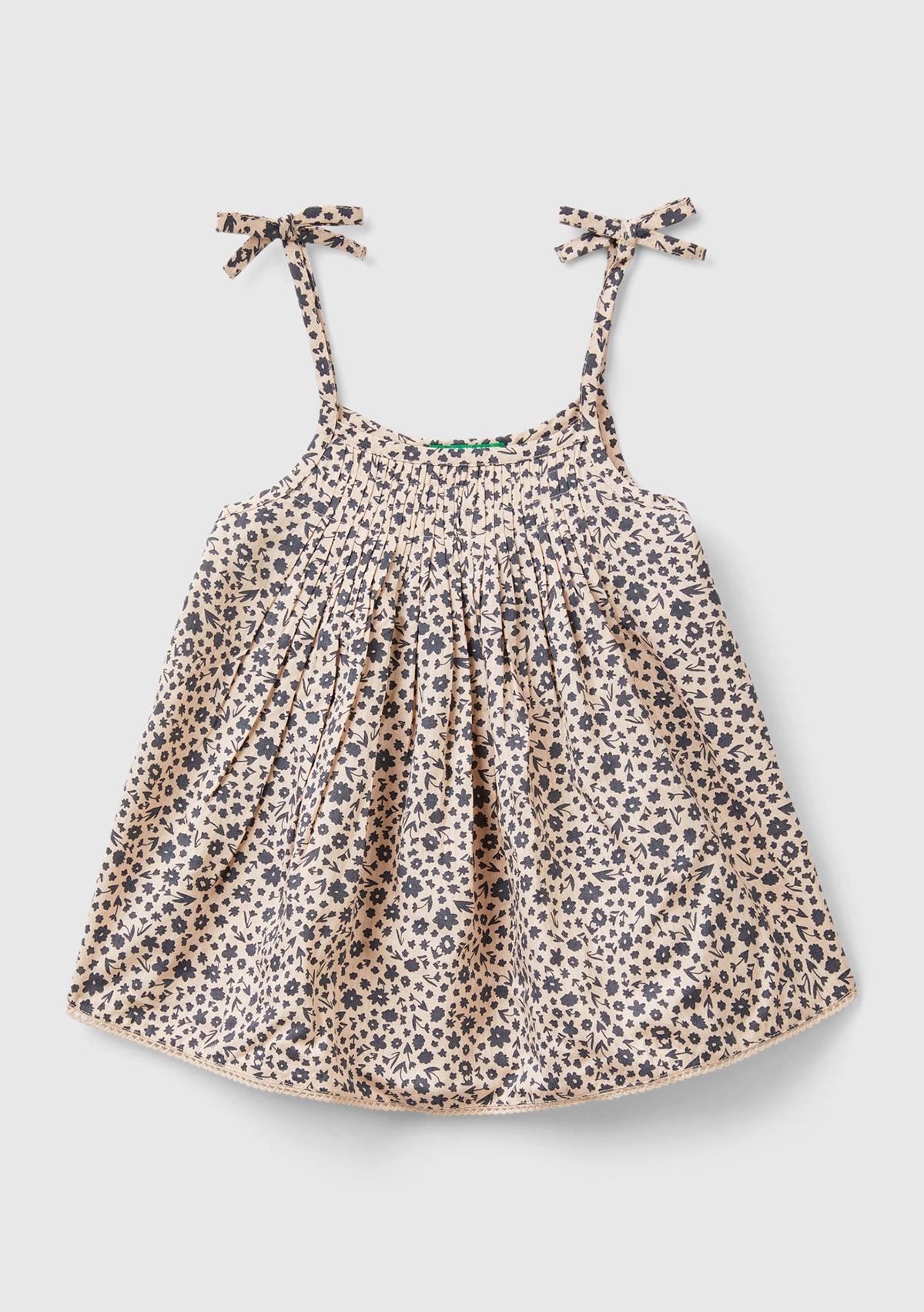  Kız Çocuk Kahverengi Mix Önü ve Arkası Kıvrım Detaylı Fiyonk Askılı Desenli Bluz