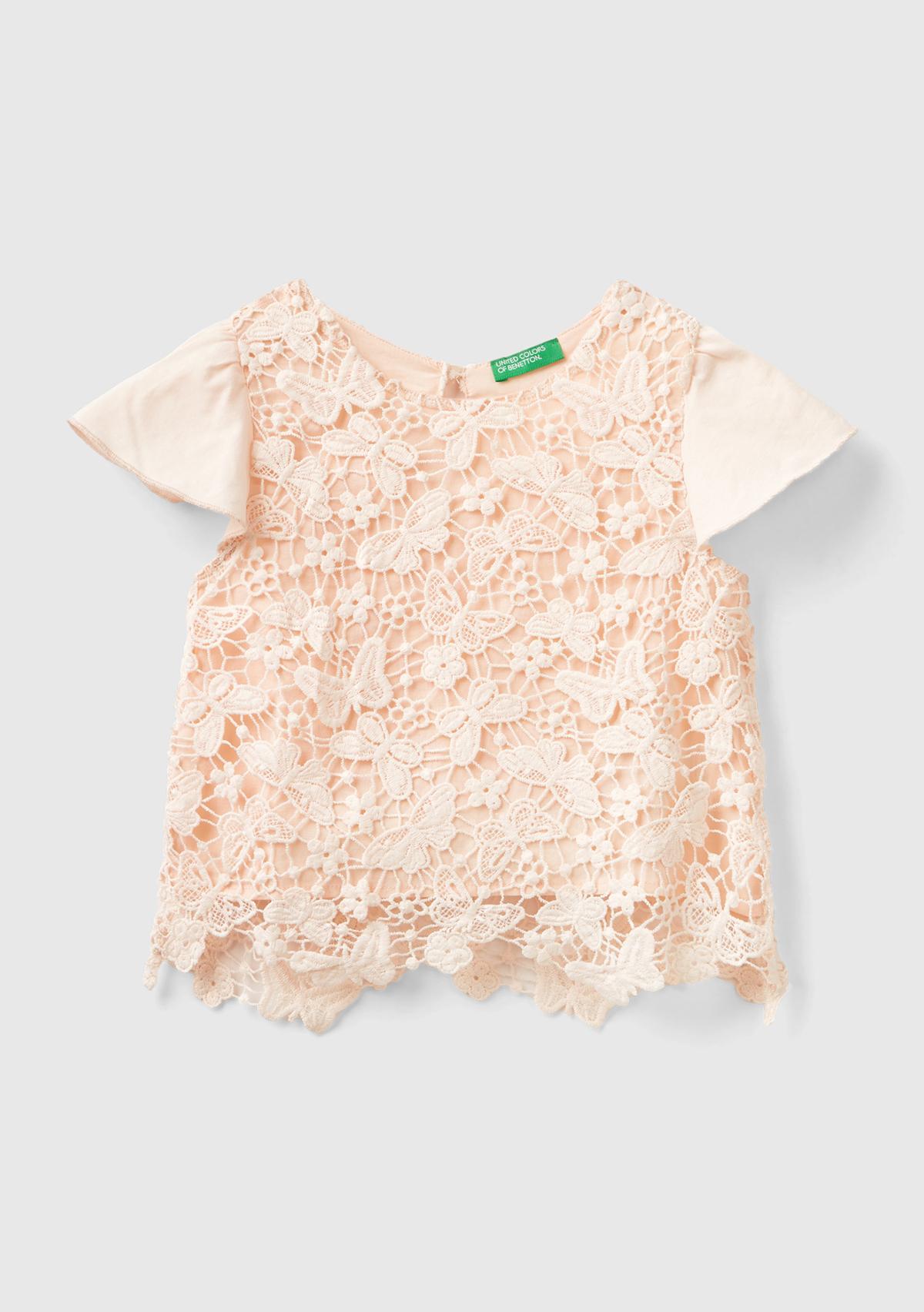  Kız Çocuk Krem Kolları Fırfırlı Etek Ucu Kesik Detaylı Bisiklet Yaka Bluz