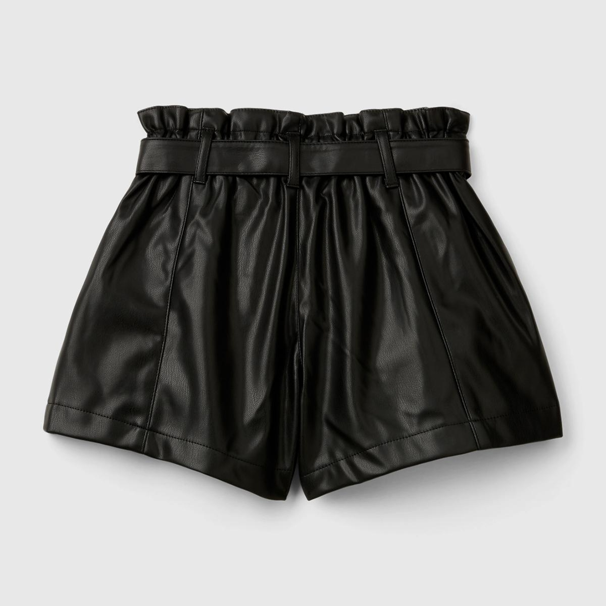 Kız Çocuk Siyah Beli Lastikli Kuşaklı Ribana Detaylı Suni Deri Şort