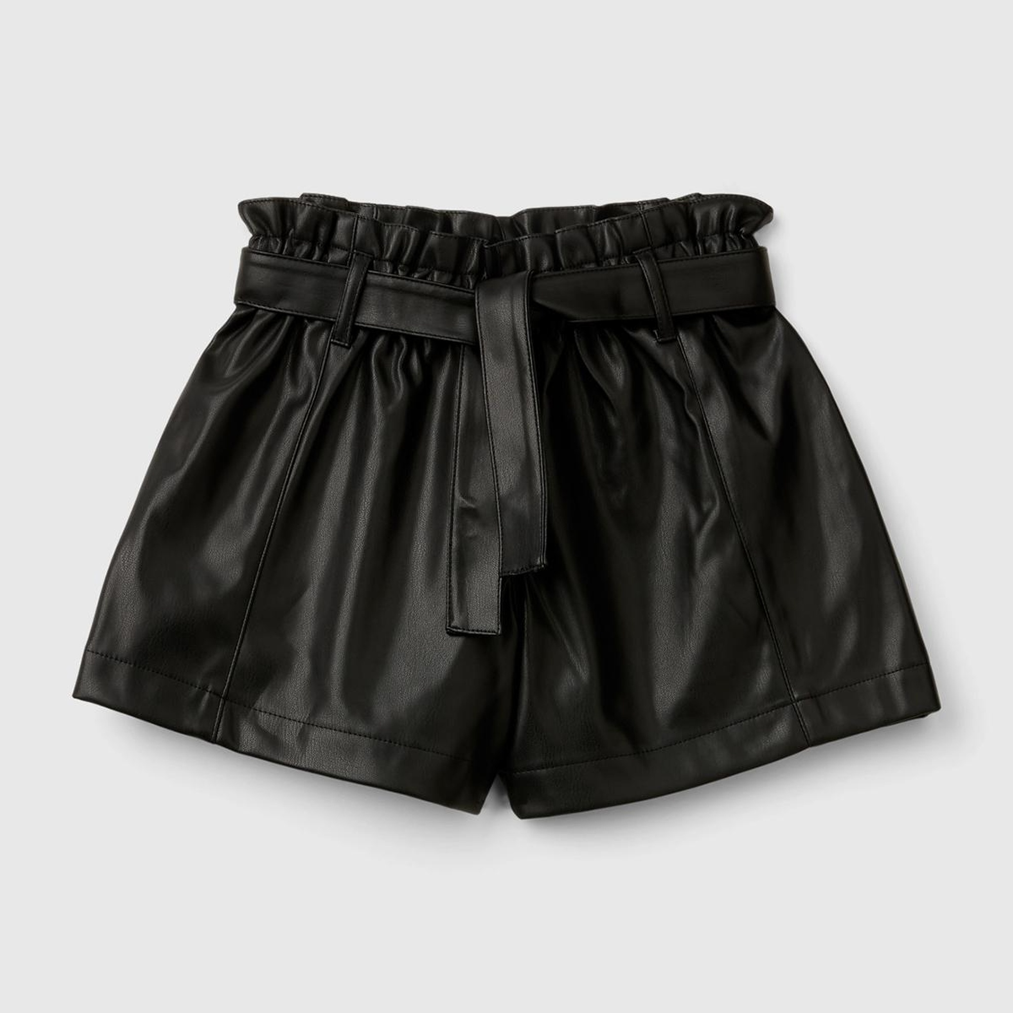 Kız Çocuk Siyah Beli Lastikli Kuşaklı Ribana Detaylı Suni Deri Şort