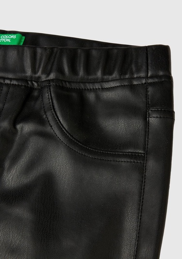  Kız Çocuk Siyah Önü Yalancı Arkası Yama Cepli Streç Suni Deri Pantolon