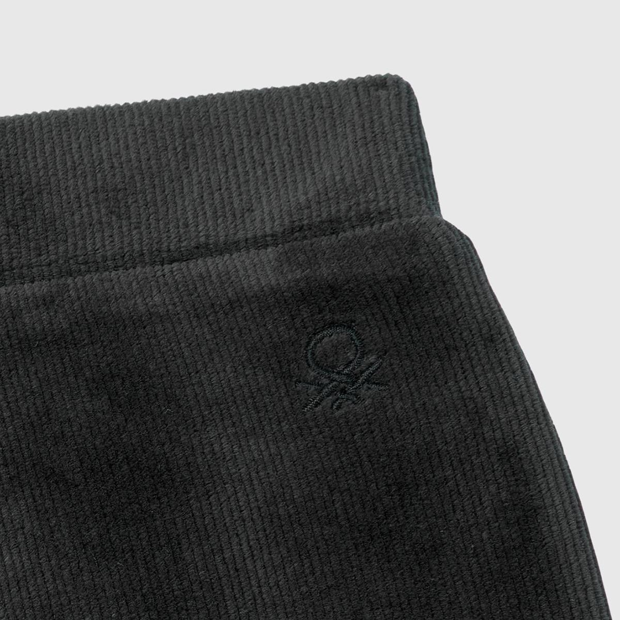 Kız Çocuk Siyah Arkası Logo İşlemeli Düz Palazzo Pantolon