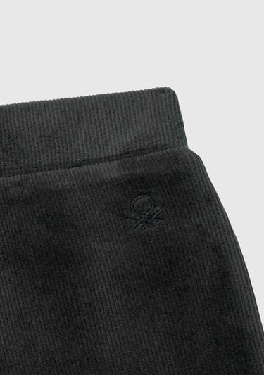  Kız Çocuk Siyah Arkası Logo İşlemeli Düz Palazzo Pantolon