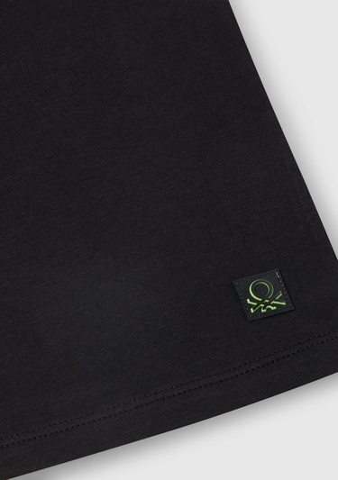  Erkek Çocuk Siyah Baskılı Arkası Logo Etiketli T-Shirt