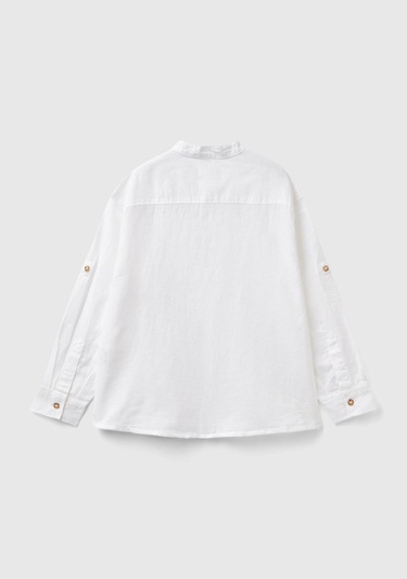  Erkek Çocuk Beyaz Keten Karışımlı Cebi Biyeli Hakim Yaka Katlanan Kollu Gömlek