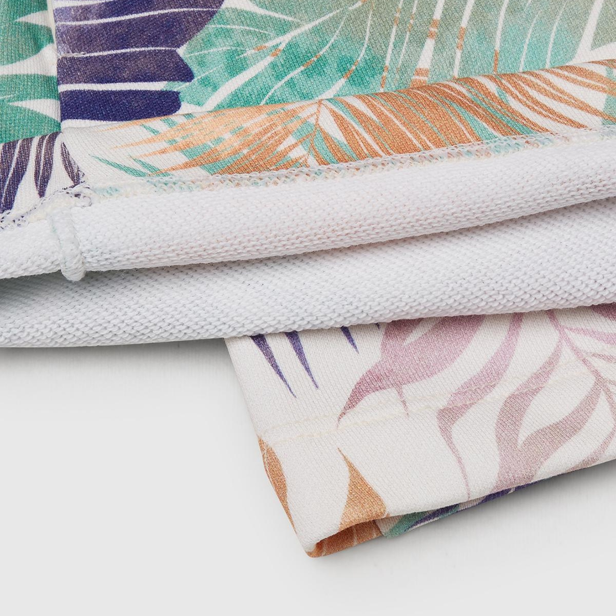 Kız Çocuk Renkli Mix Tamamı Baskılı Logo Etiketli Beli İpli Şort