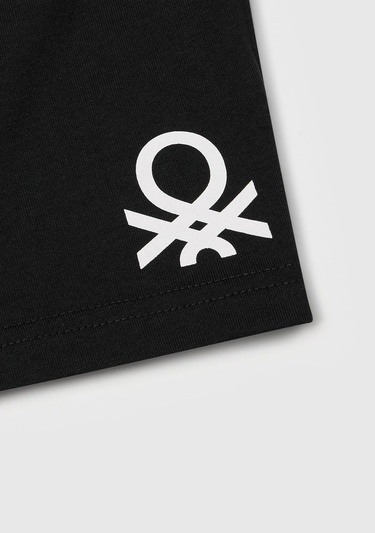  Erkek Çocuk Siyah Benetton Logolu Bermuda Penye Şort