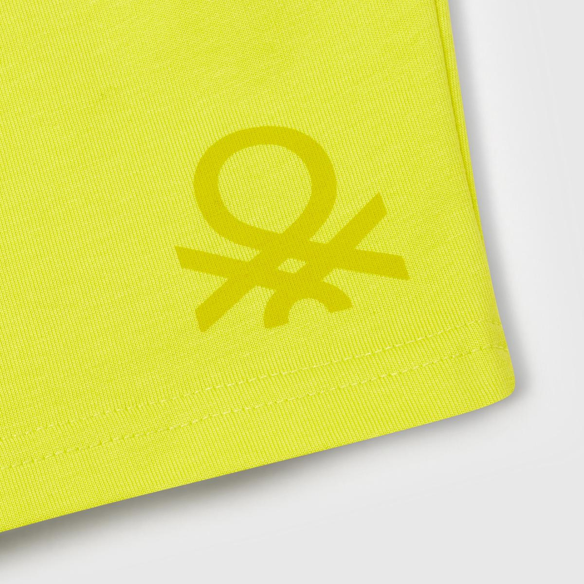 Erkek Çocuk Sarı Benetton Logolu Bermuda Penye Şort