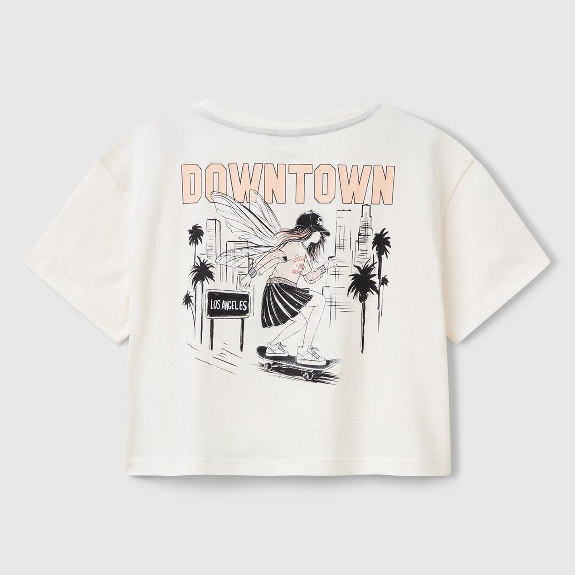 Kız Çocuk Ekru Arkası Baskılı Yama Cepli T-Shirt