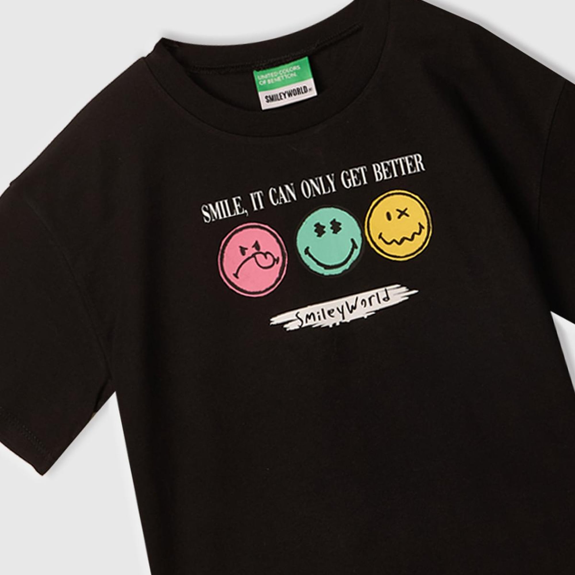 Kız Çocuk Siyah Smiley World Baskılı Logo Etiketli T-Shirt