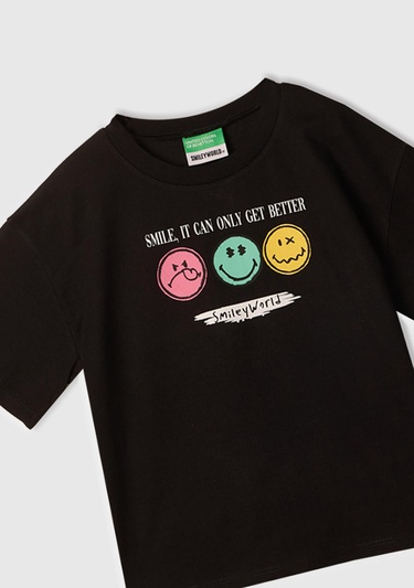  Kız Çocuk Siyah Smiley World Baskılı Logo Etiketli T-Shirt