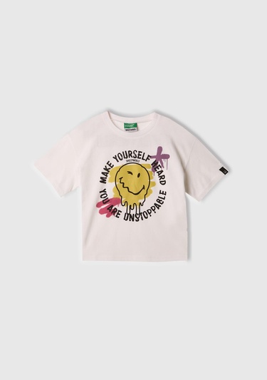  Kız Çocuk Beyaz Smiley World Baskılı Logo Etiketli T-Shirt