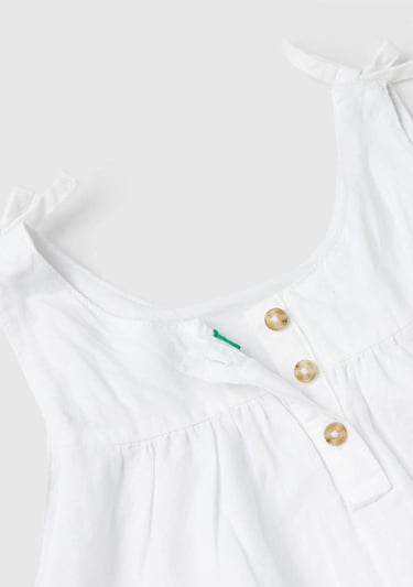  Kız Çocuk Beyaz Fiyonk Askılı Pileli Rahat Kesim Elbise
