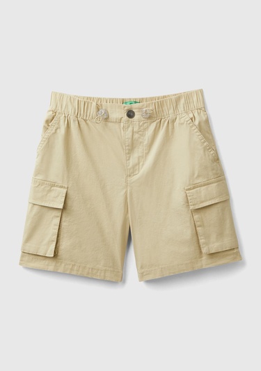  Erkek Çocuk Bej Logo İşlemeli Yama Cepli Beli Büzgülü Bol Kesim Bermuda