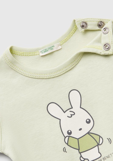  Bebek Su Yeşili Tavşan Baskılı T-Shirt