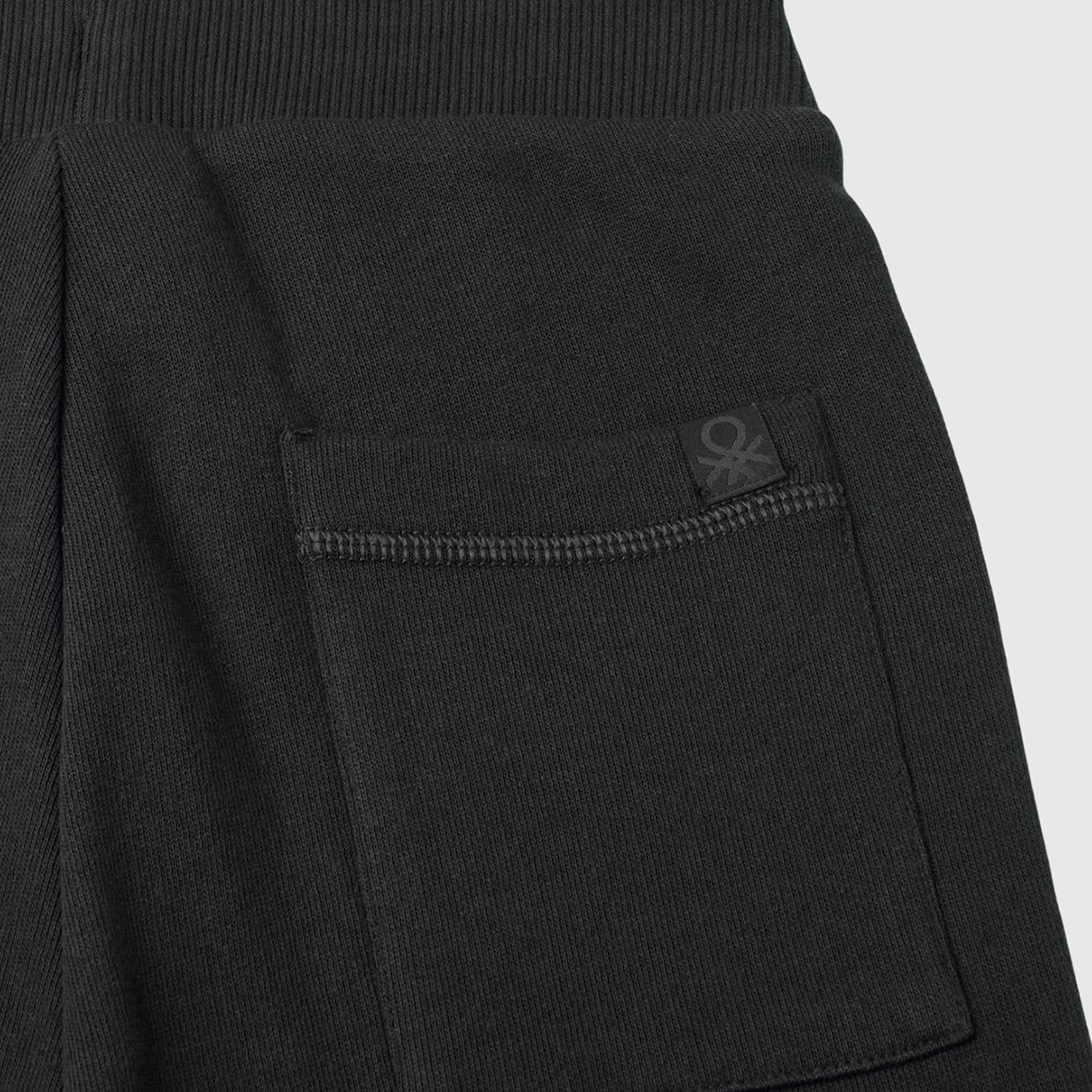 Erkek Çocuk Siyah Arka Cebi Etiket Logolu Eşofman Altı