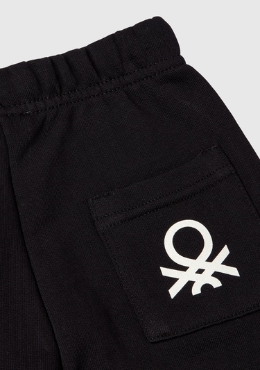  Erkek Çocuk Siyah Arka Cebi Logolu Sweat Şort