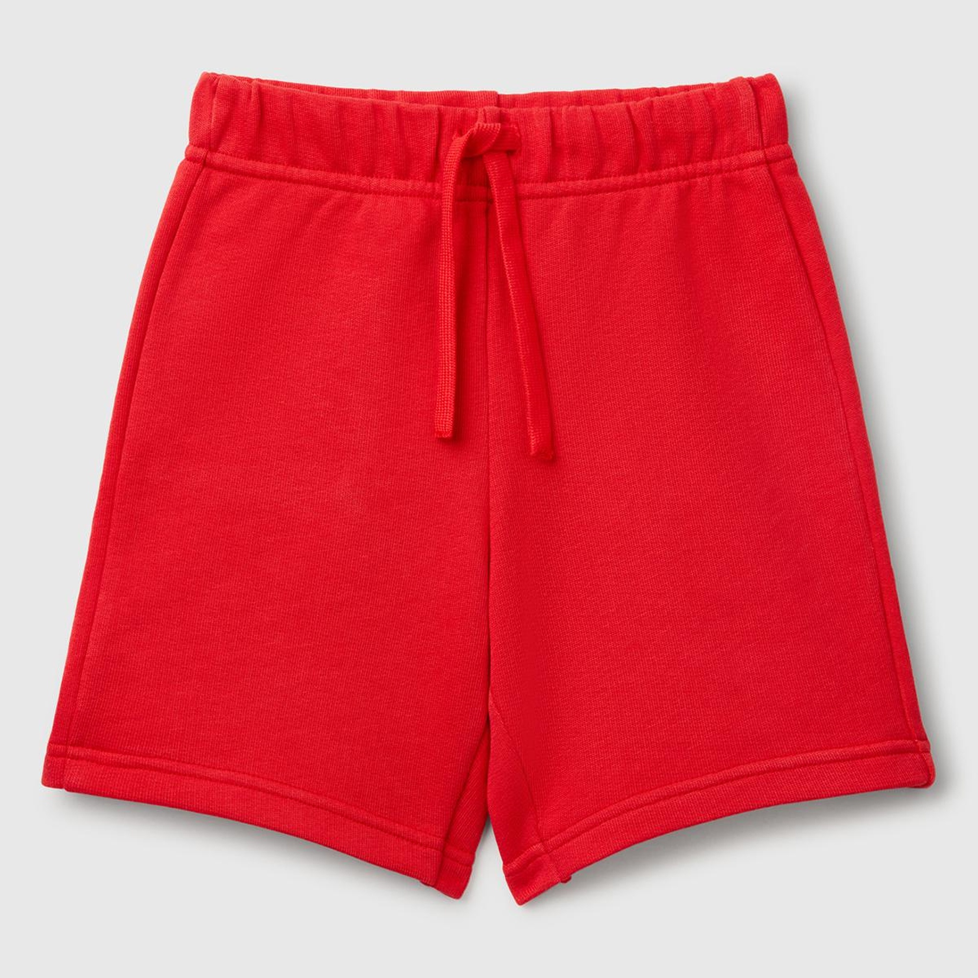 Erkek Çocuk Kırmızı Arka Cebi Logolu Sweat Şort