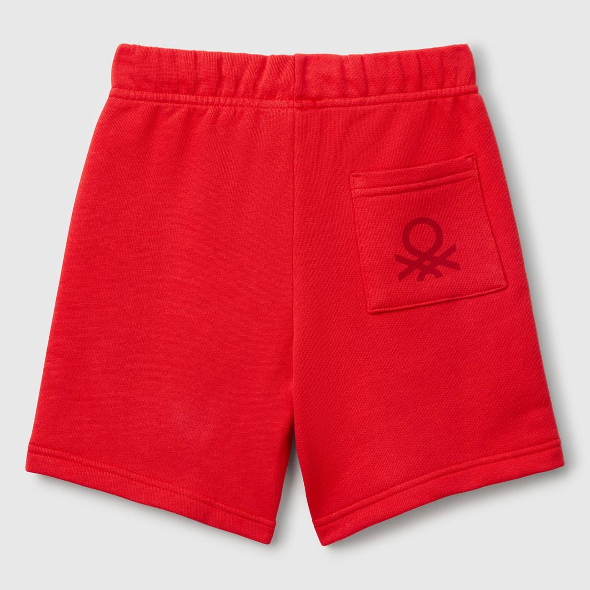 Erkek Çocuk Kırmızı Arka Cebi Logolu Sweat Şort