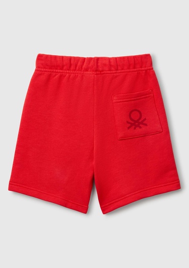  Erkek Çocuk Kırmızı Arka Cebi Logolu Sweat Şort