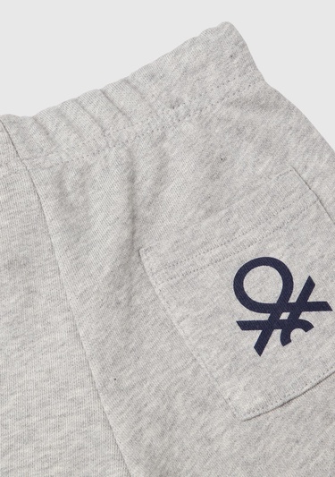  Erkek Çocuk Gri Melanj Arka Cebi Logolu Sweat Şort