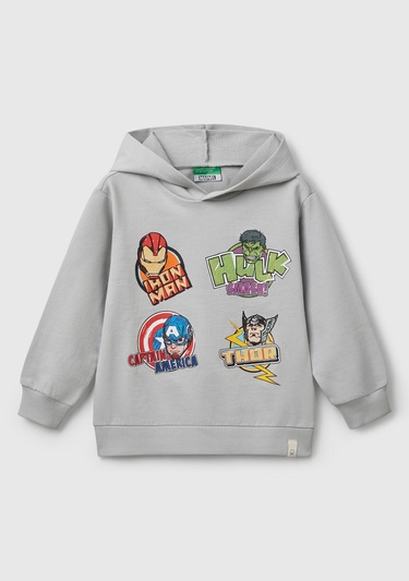  Erkek Çocuk Gri Melanj Marvel Kahraman Baskılı Etiket Logolu Kapüşonlu Sweatshirt