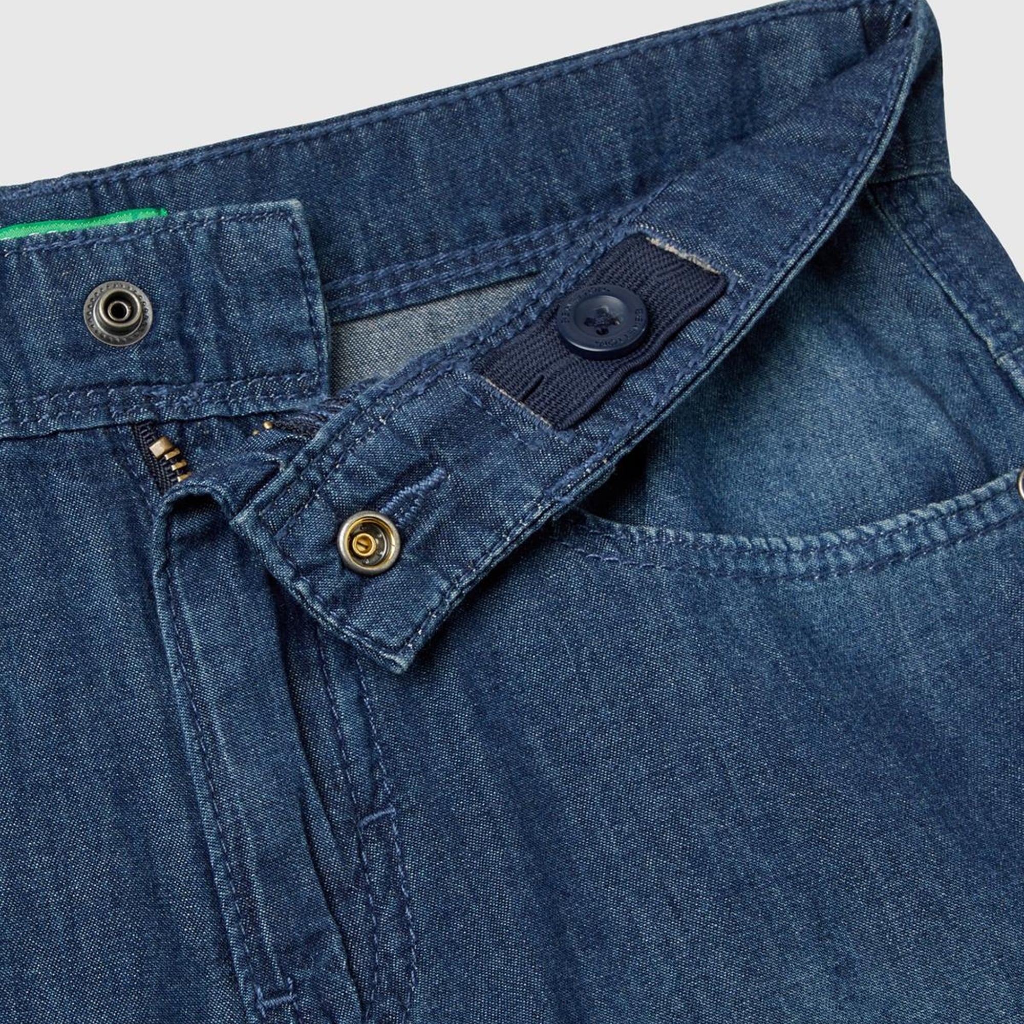 Erkek Çocuk Lacivert Logo İşlemeli 5 Cepli Kemer Delikli Denim Bermuda Şort