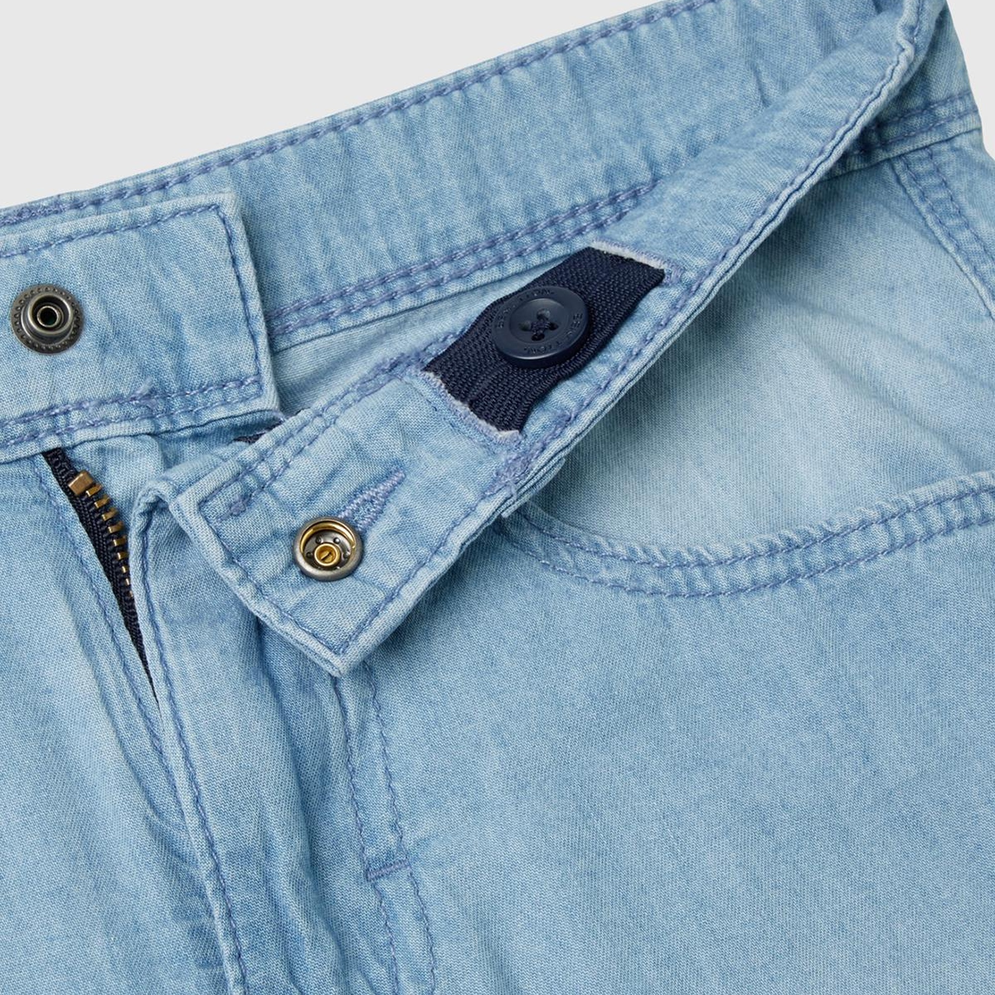 Erkek Çocuk Açık Mavi Logo İşlemeli 5 Cepli Kemer Delikli Denim Bermuda Şort