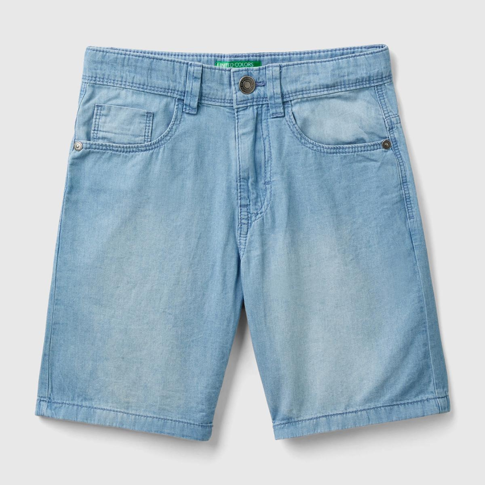 Erkek Çocuk Açık Mavi Logo İşlemeli 5 Cepli Kemer Delikli Denim Bermuda Şort