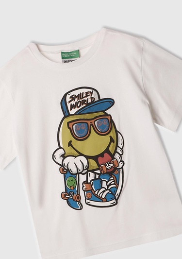  Erkek Çocuk Beyaz Smiley World Baskılı Logo Etiketli T-Shirt