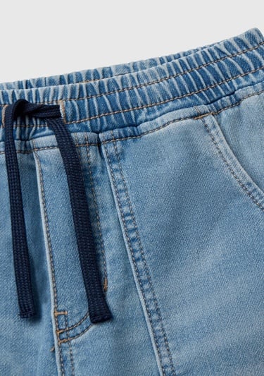  Erkek Çocuk Açık Denim Logo Detaylı Büzgü İpli Denim Jogger Pantolon