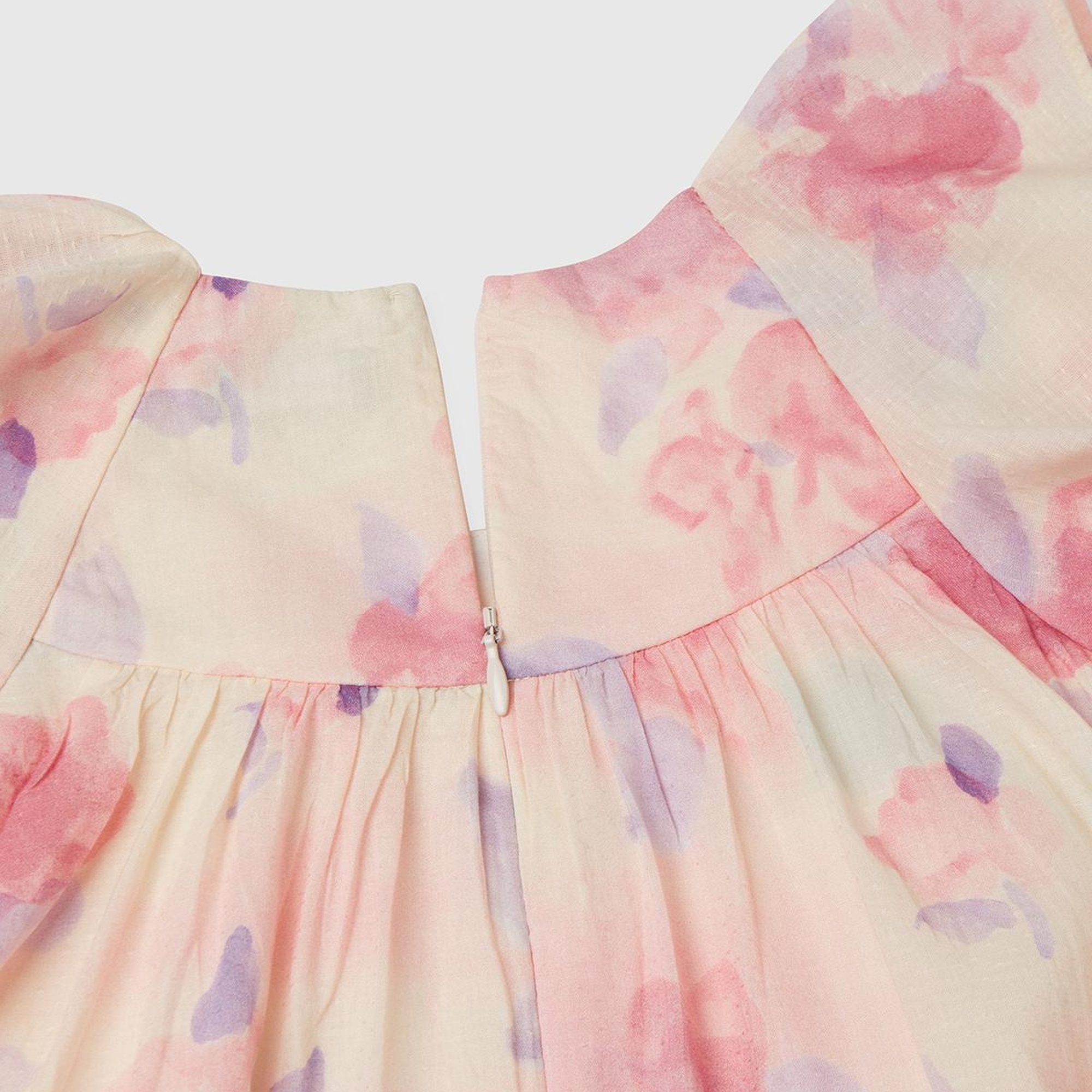 Kız Çocuk Pembe Mix Tamamı Desenli Omzu Fırfır Detaylı Müslin Elbise