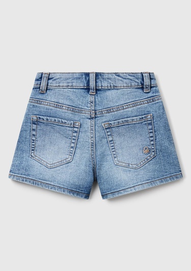  Kız Çocuk Açık Denim Taş Yıkama Logo İşlemeli Streç Denim Şort