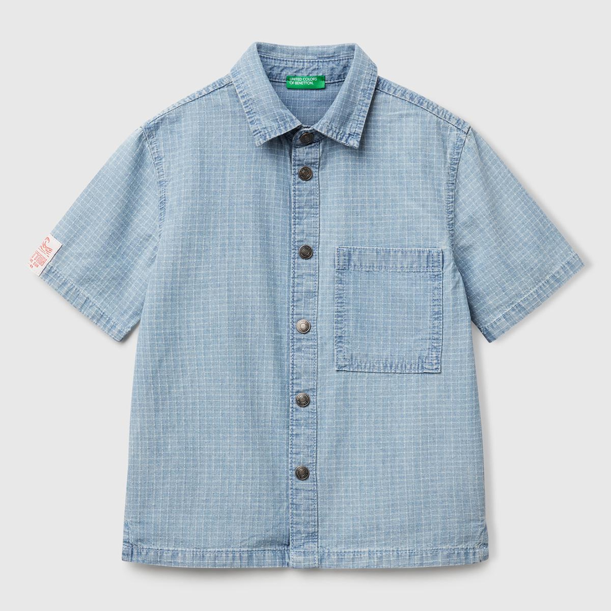 Erkek Çocuk Açık Denim Kolu Etiket Detaylı Önü Cepli Kısa Kollu Denim Gömlek