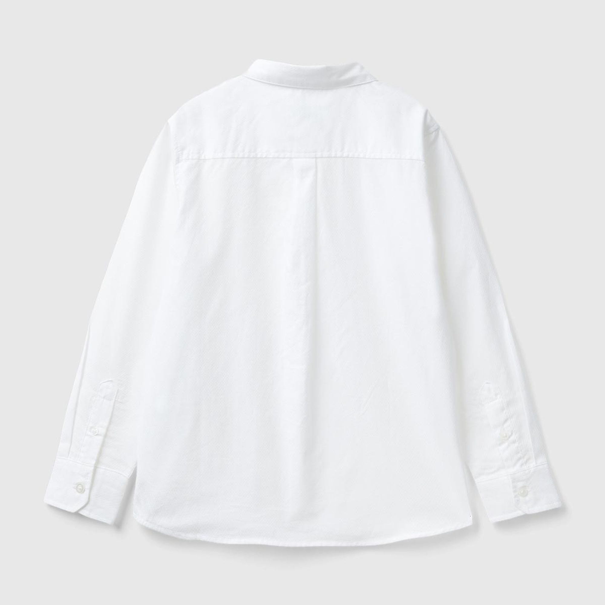 Erkek Çocuk Beyaz Önü Logo İşlemeli Düğmeli Armürlü Gömlek