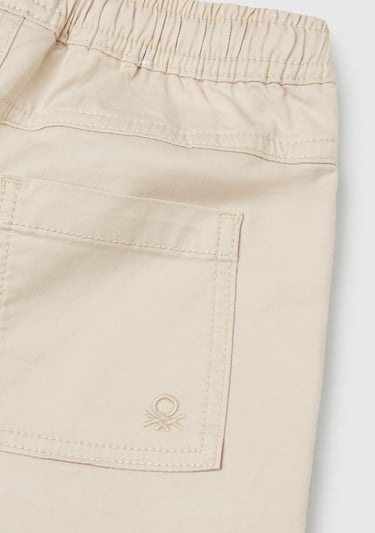  Erkek Çocuk Ekru Beli Büzgü İpli Yama Cepli Jogger Pantolon