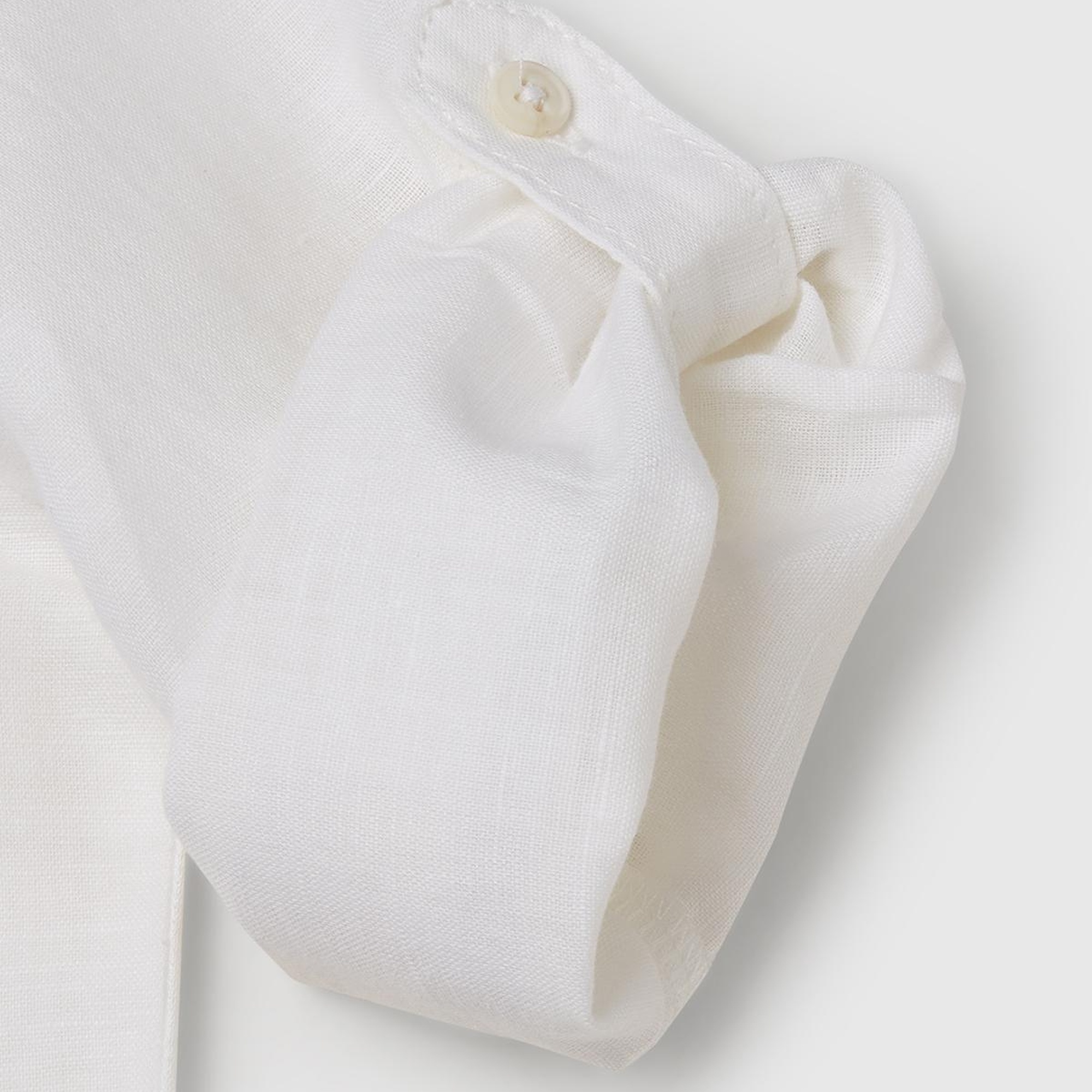 Erkek Çocuk Beyaz Keten Karışımlı Kolu Kıvırmalı Hakim Yaka Gömlek