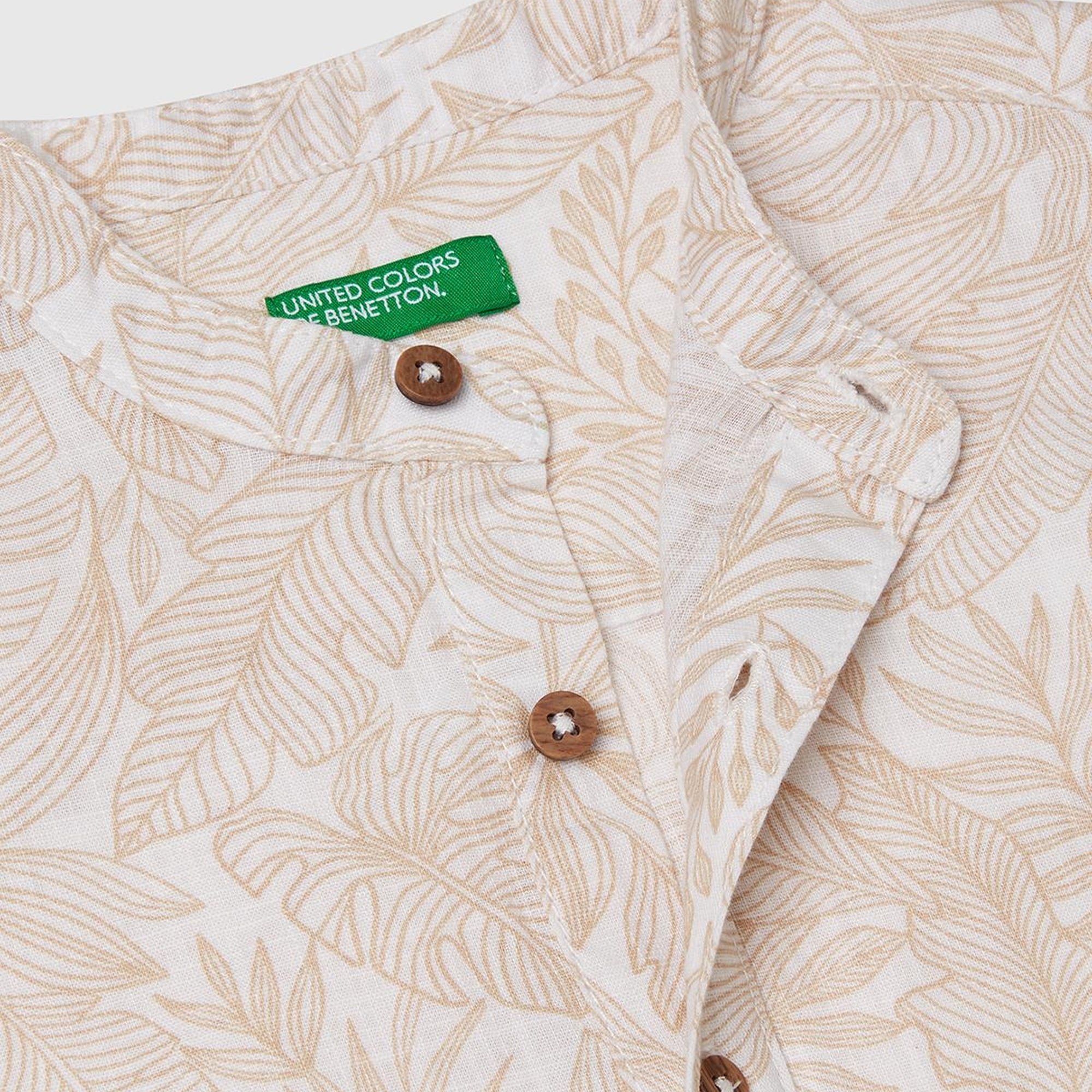 Erkek Çocuk Ekru Keten Karışımlı Tamamı Desenli Önü Düğme Detaylı Hakim Yaka Gömlek