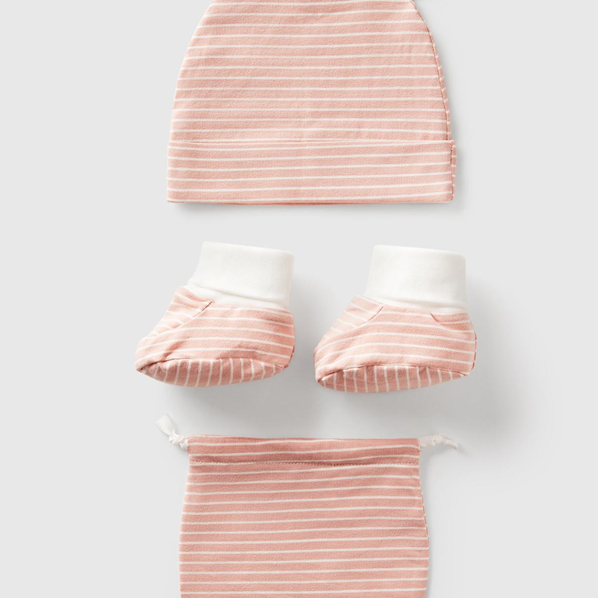 Bebek Pembe Kulak Aplikeli Şapka ve Patik Çantalı Takım