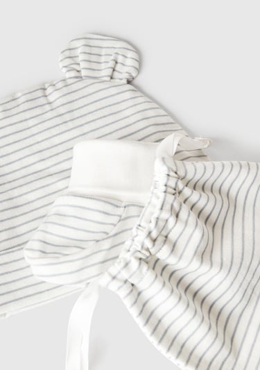  Bebek Beyaz Kulak Aplikeli Şapka ve Patik Çantalı Takım