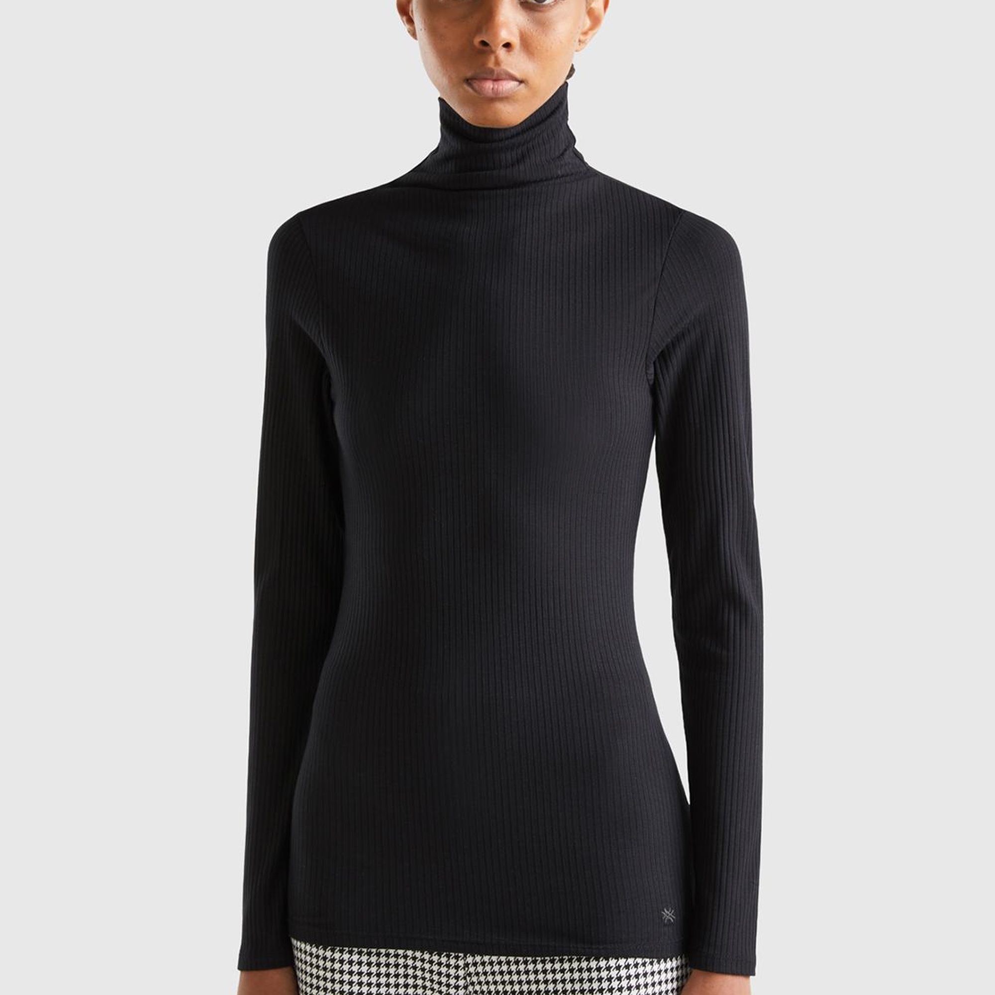 Kadın Siyah Viskoz Karışımlı Balıkçı Yaka Ribanalı T-Shirt